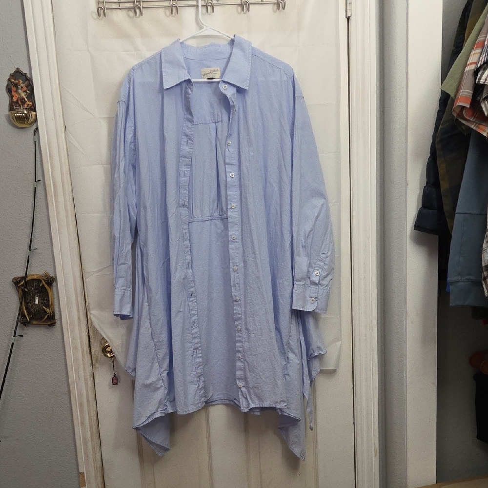 Universal Thread Sky Blue Women's Button-Up Blouse